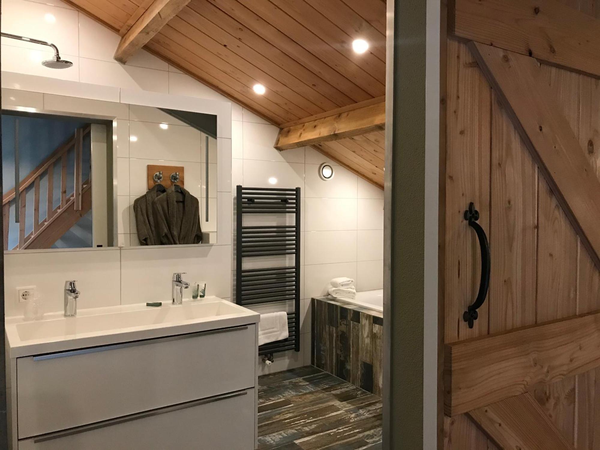 In De Hei Bed & Breakfast Mariahout Bagian luar foto