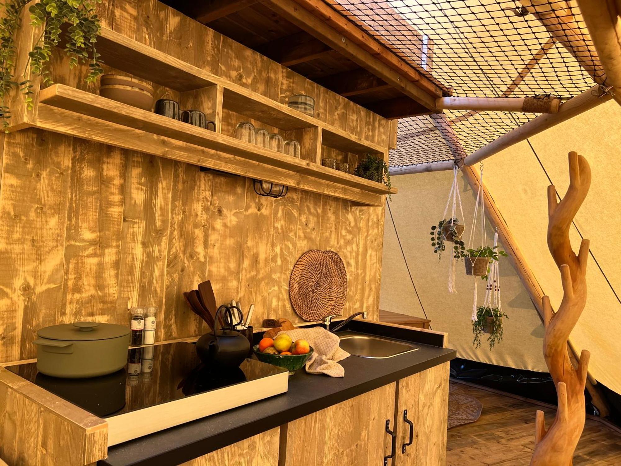 In De Hei Bed & Breakfast Mariahout Bagian luar foto