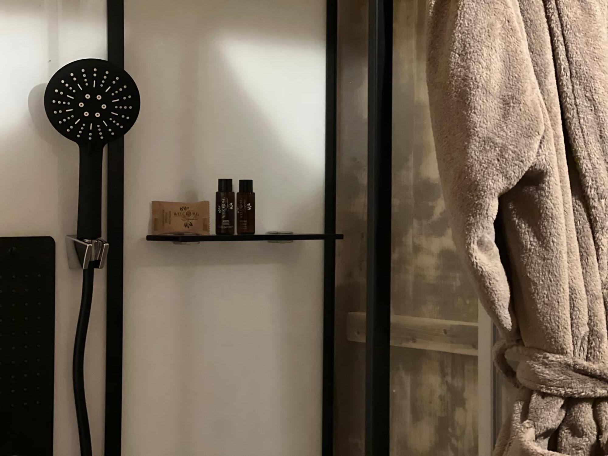 In De Hei Bed & Breakfast Mariahout Bagian luar foto